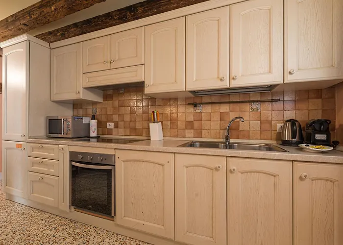 Lovely Flat With Canal View Near Rialto Bridge